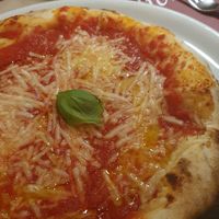 Margherita con formaggio vegetale at Lorenzo de' Medici in Florence