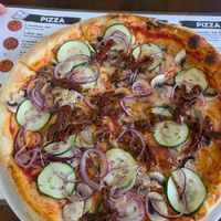 Vegan pizza "Nowy poczatek" at Pizzeria UNO in Koszalin