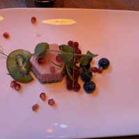Frambozen mousse met vegan roomijs die op was (12,50!)  at Stadscafe Blij in Zwolle