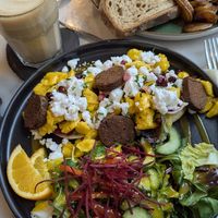 Vegan eggs benedict plate at Endless in Leipzig