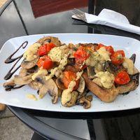 Garlic Mushrooms served with hummus & balsamic glaze  at Pantri in Llanberis