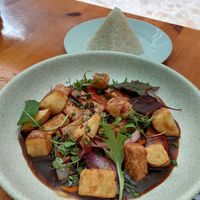 Tofu saltado at Mapacho in Aguas Calientes