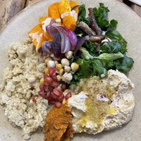 Vegan lunch plate of the day   at de moniö in Mallorca