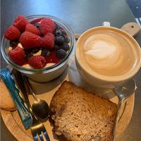 Breakfast combo deal (coconut latte, banana bread, berry bowl) at YB by Yoghurt Barn - Vinkenburgstraat in Utrecht