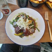 Hoofdgerecht geglaceerde jackfruit-tofusticks at Me & Mrs P in Velp