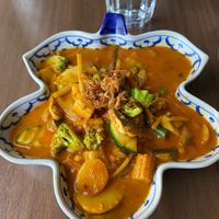 Vegan yellow curry 🍛  at Mae Yai in Lund