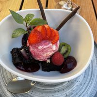 Brownie mit Eis - lecker, aber etwas zu teuer  at Restaurant Tilia in Bad Schandau