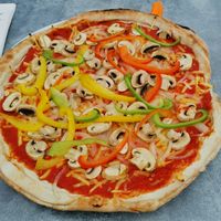 Pizza mit veganem Käse at Restaurant Eifelhaus in Simmerath