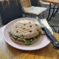 Avocado-Hummus at Daily Dose in Trier