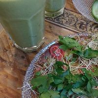 yummy raw pizza at Neroli in Tel Aviv