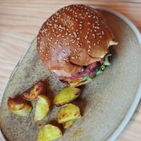 Vegan burger and roasted potatoes  at Nordest Cafè in Puigcerda