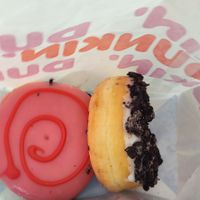 strawberry swirl, Cookies&Creme at Dunkin' - Salomonsgasse in Cologne