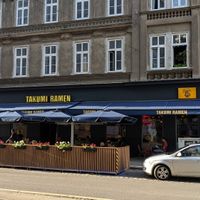 Storefront & outside seating at Takumi Ramen Kitchen in Vienna