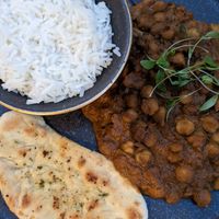 Tikka masala: pois chiches, pain naan at TERRA in Funchal