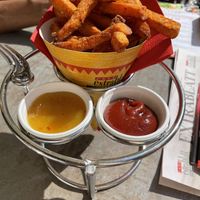 Fries with choice of dips  at Café Extrablatt in Moers