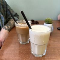 Vanilla iced latte with oat milk, smoothie with oat milk  at Neighbours in Tenerife