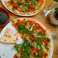 Veggies pizza with garlic cream 🤤 at Bastacosi - Vleutenseweg in Utrecht