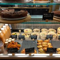 Deli counter at Hopen Source in Lille