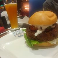 VIVA VEGAN BURGER:
Spiced plant-based patty, vegan bun, roasted tomatoes, butter lettuce, avocado, eggless garlic mayo at Gordon Ramsay Burger in Las Vegas