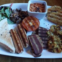 Full vegan breakfast at Frogmoon in Aberdeen