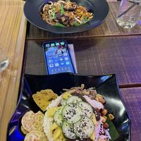 Nasi Lemak und Flat noodles mit Sojasoße   at Hijau - 绿 in Kuala Lumpur