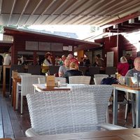 Auch werden Cocktails angeboten. at Ufertaverne in Vienna