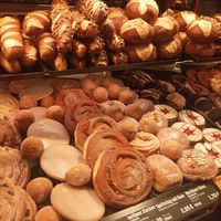 Laugenstangen & Brötchen at Dallmeyers Backhus in Hamburg