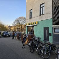Some outdoor seating at Frituur Tina in Antwerpen