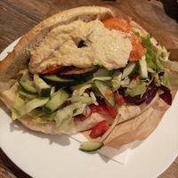Falafel im Brot mit Grillgemüse at Sallis - Altona in Hamburg