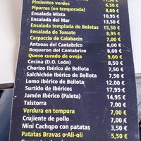 opciones veganas y vegetarianas destacadas en el menú at Negresco in Bilbao