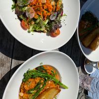 Salat mit Kichererbsencurry at Die Bergstation in Freiburg