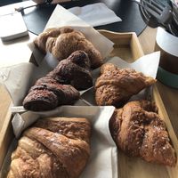 Cornetti vegani in gusti assortiti (vuoto, cioccolato, cacao e frutti rossi, papaya e mango)  at Zero - Healthy Bar & Poke in Salerno