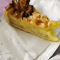 vegan apple cake at Stemerowitz Back- und Süßwaren in Munich