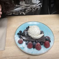 Brownie de caramelo salgado!!! (Dos melhores que já comi até hoje)!!!!!😋😋😋  at Saramago Cafe Bar in Glasgow