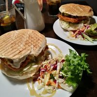 Burger mit Soja Pattie at Falscher Hase in Dresden