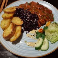 Seitangulasch mit sehr leckeren Bratkartoffeln at Falscher Hase in Dresden