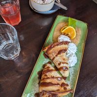 Lecker Nachtisch und Cappuccino at Falscher Hase in Dresden