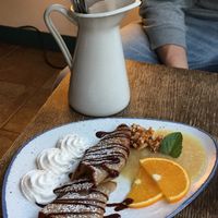 Pfannkuchen mit Sahne und Schokosoße  at Falscher Hase in Dresden
