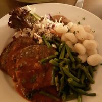 Gnoccis, "Nussbrot", leckeres Sauce und Gemüse at Falscher Hase in Dresden