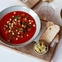 Vegan harira soup with bread at Meneer Potter in Utrecht