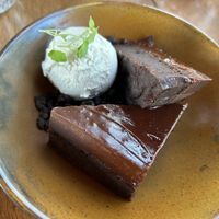 Chocolate brownie and fudge with vanilla ice (vegan)  at Eetbar De Wagon in Tilburg