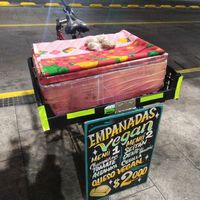 Vegan empanadas and cinnamon rolls @laruta.vegana at Mercadito Ambulante Vegam in Santiago