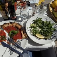 Marinara pizza, insalata verde  at Saraceno d'Oro in Positano