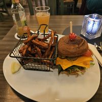 Veggie Burger und Süßkartoffel Pommes at Buddelhus in Borkum