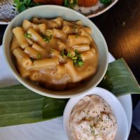 Mac & che*se, pot of smoked aioli at Jungle Bird in Birmingham