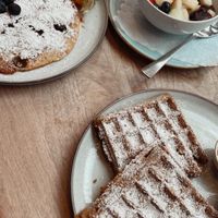 Hammerfest-Waffeln und Oslo-Pfannkuchen mit Blaubeeren   at Karlsons Skandinavische Köstlichkeiten in Hamburg