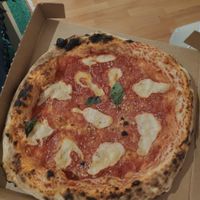 Lizzo pizza at Al Catzone Pizza Napovegana in Berlin