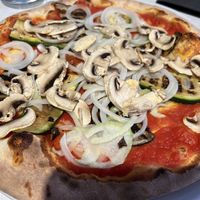 Possibly the least tasty pizza ever   at La Dolcevita in Bellagio