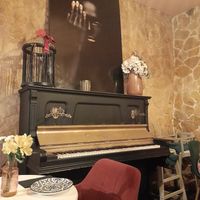 Lovely decor at Bistro Shabby Chíc in Altea