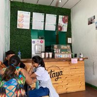 The counter at Batidos Pitaya in Leon